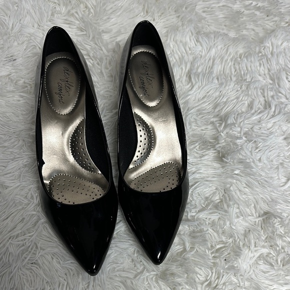 Dexflex Comfort Black Heels Sleek Design - Picture 2 of 14